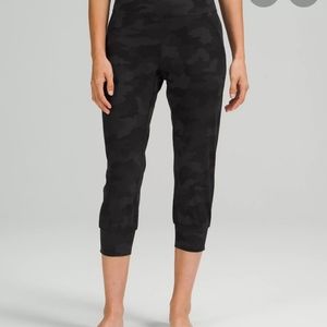 LULULEMON ALIGN™ HIGH-RISE JOGGER CROP